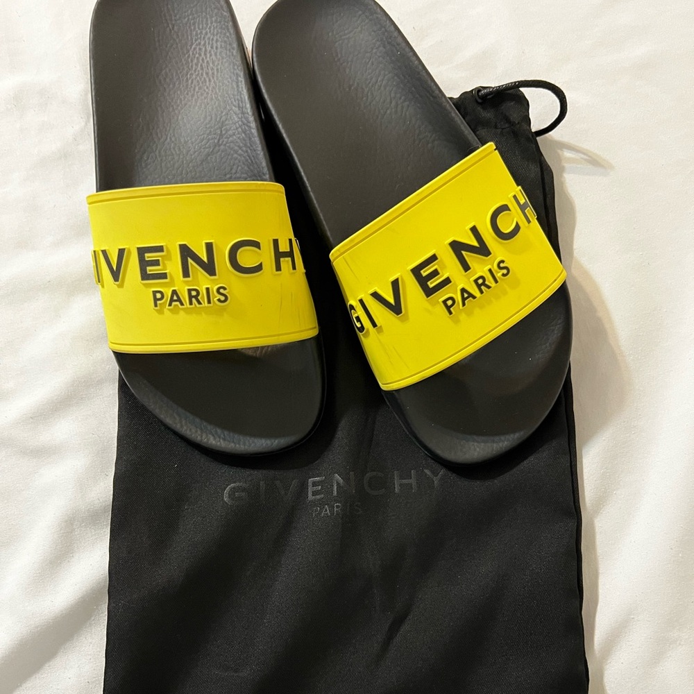 Givenchy Yellow/Black slides